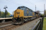 CSX 7272 leading M403